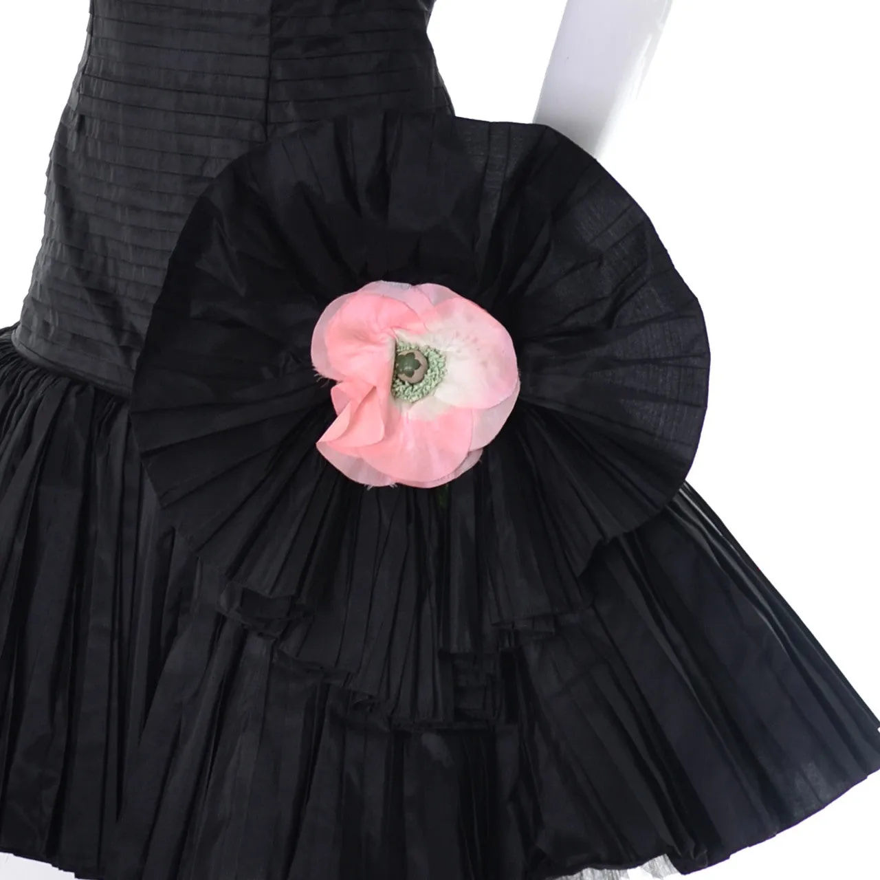 Oscar de la Renta 1980s Vintage Dress Strapless Black Pleated Statement