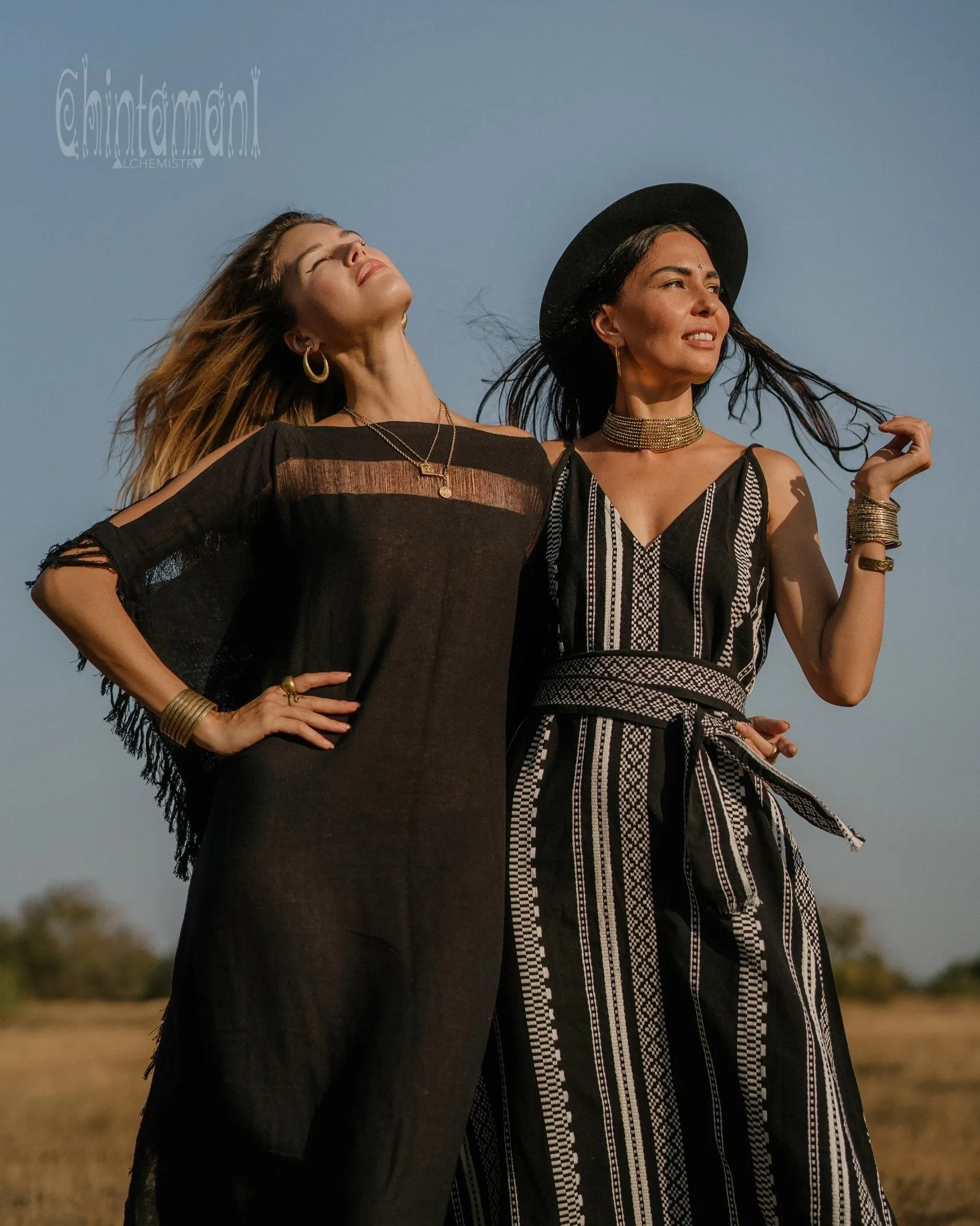 V-neck Jaquard Maxi Dress / Black and White